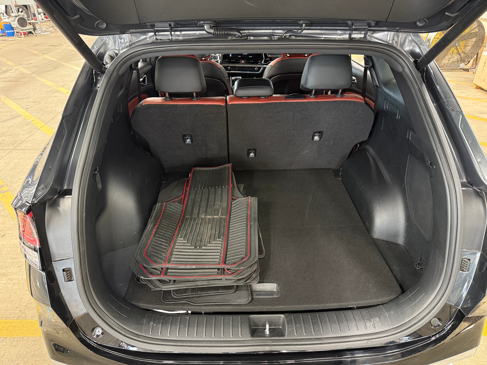 Thumbnail: 2023 Kia Sportage - 6