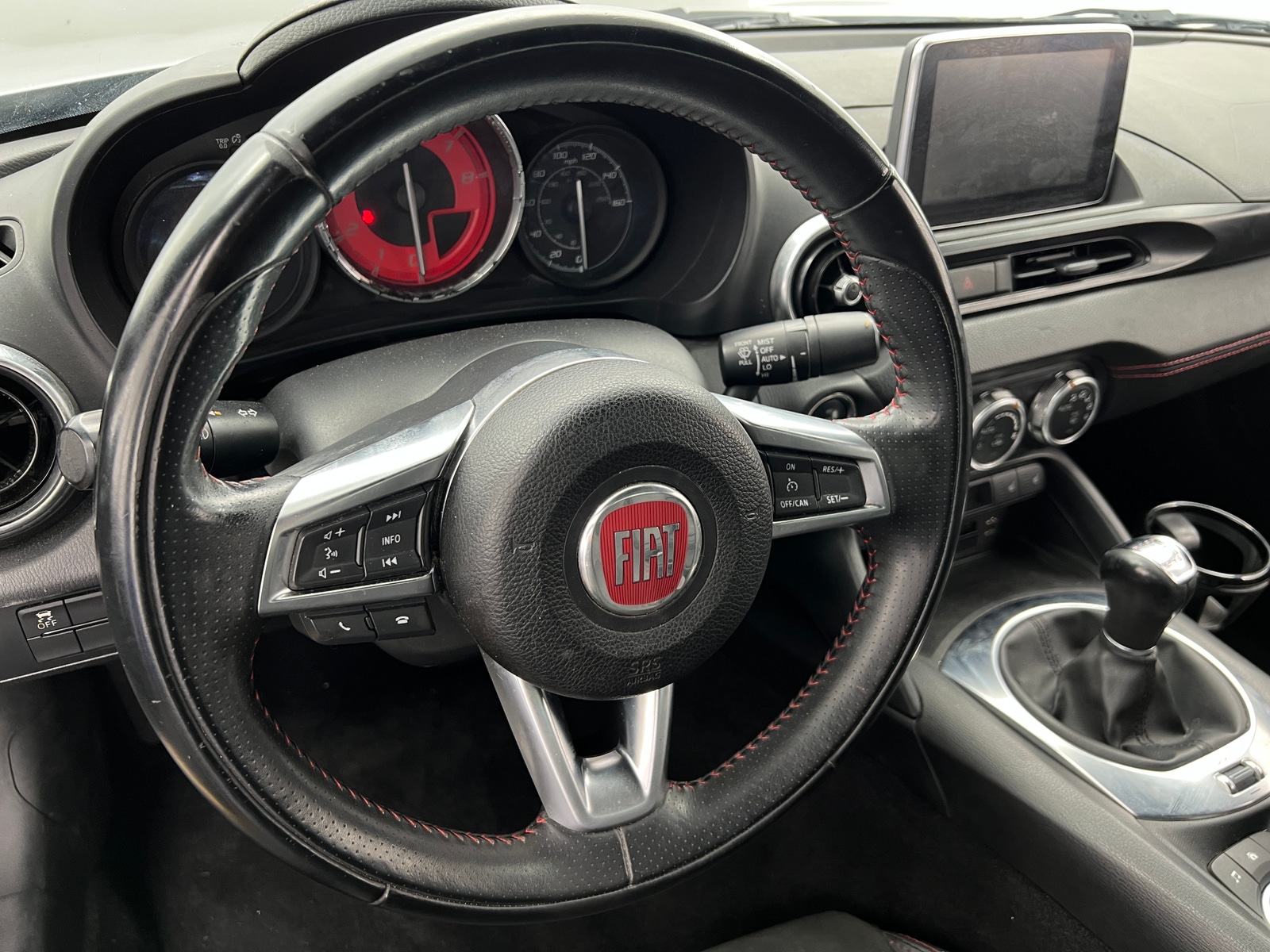 Thumbnail: 2017 Fiat 124 Spider - 5