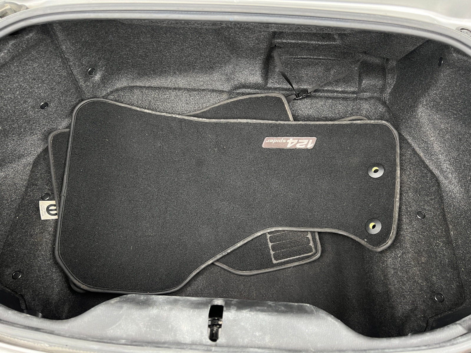 Thumbnail: 2017 Fiat 124 Spider - 6