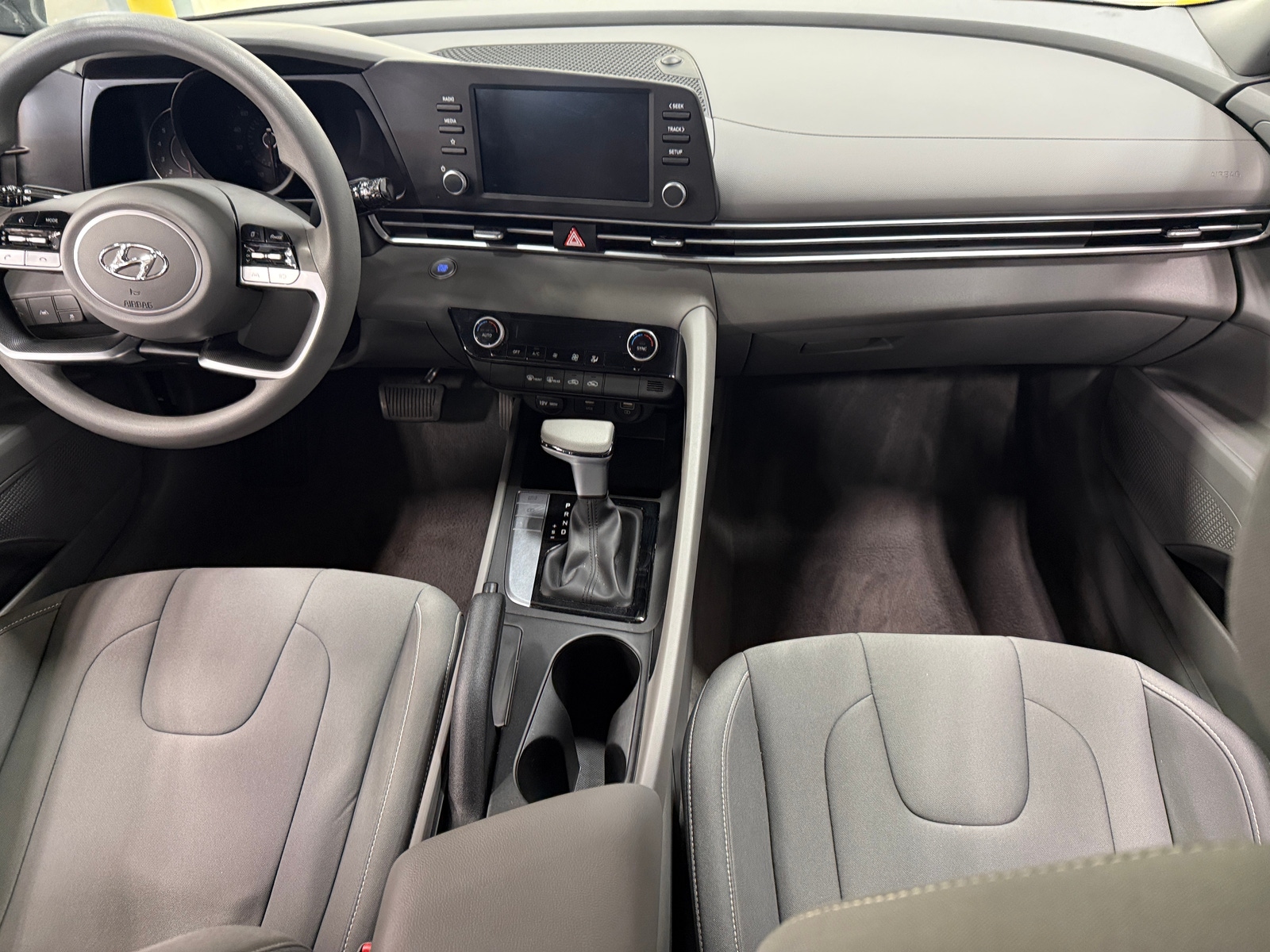 Thumbnail: 2023 Hyundai Elantra - 3