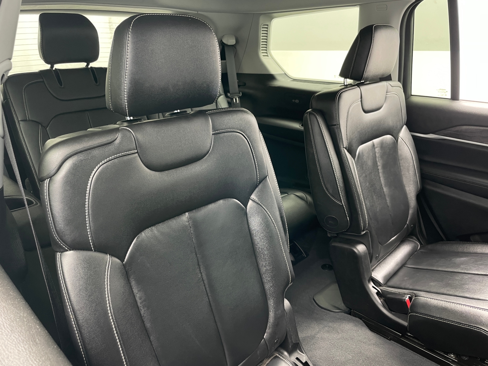 Thumbnail: 2023 Jeep Grand Cherokee L - 5