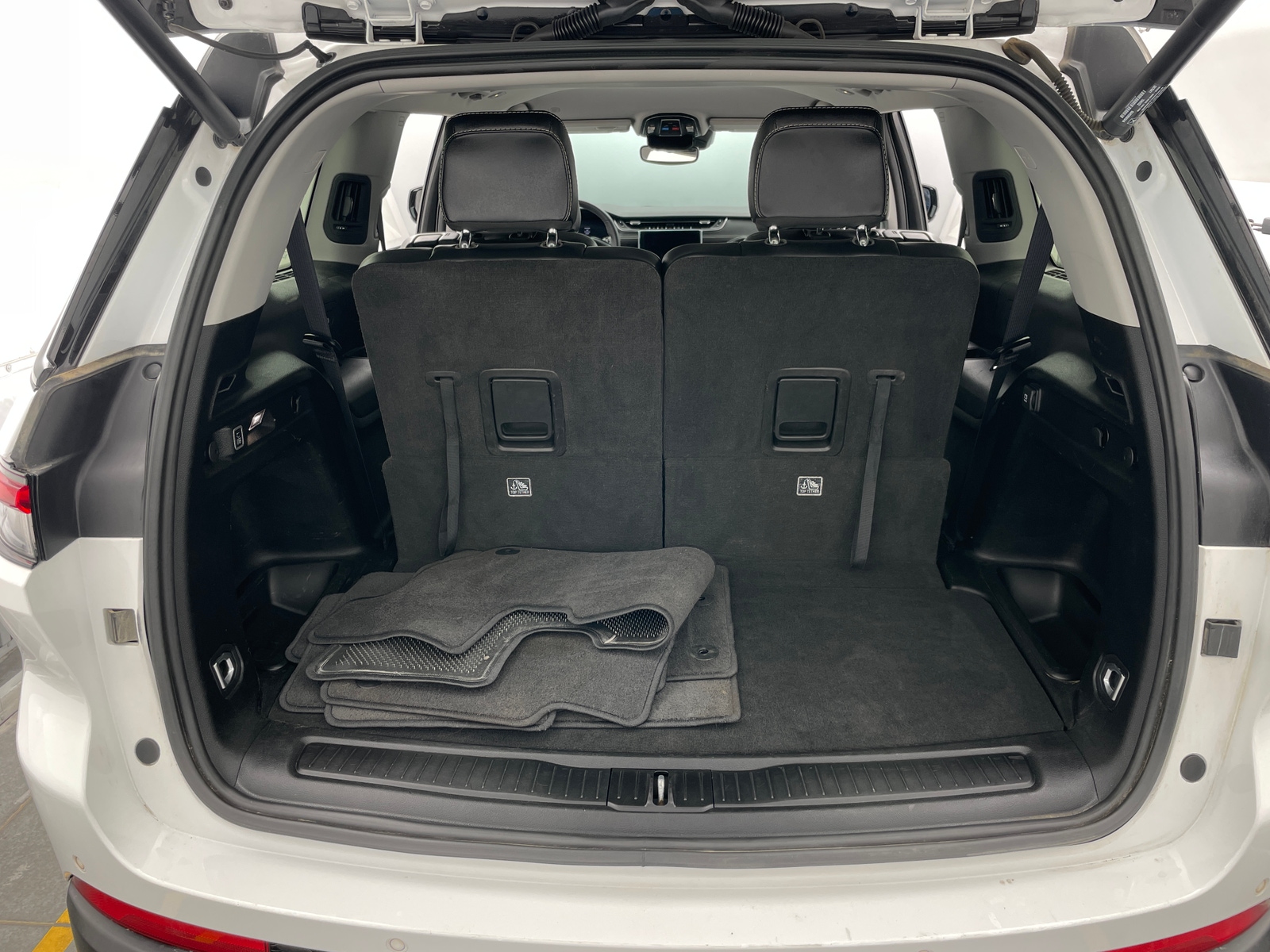 Thumbnail: 2023 Jeep Grand Cherokee L - 6