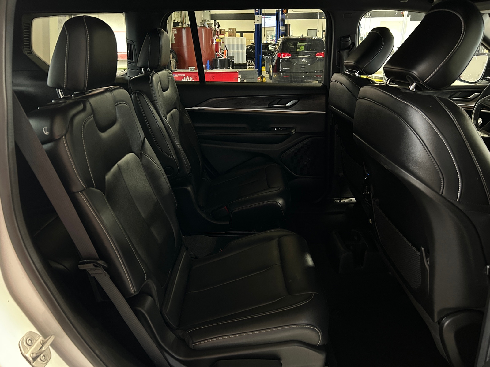 Thumbnail: 2024 Jeep Grand Cherokee L - 5