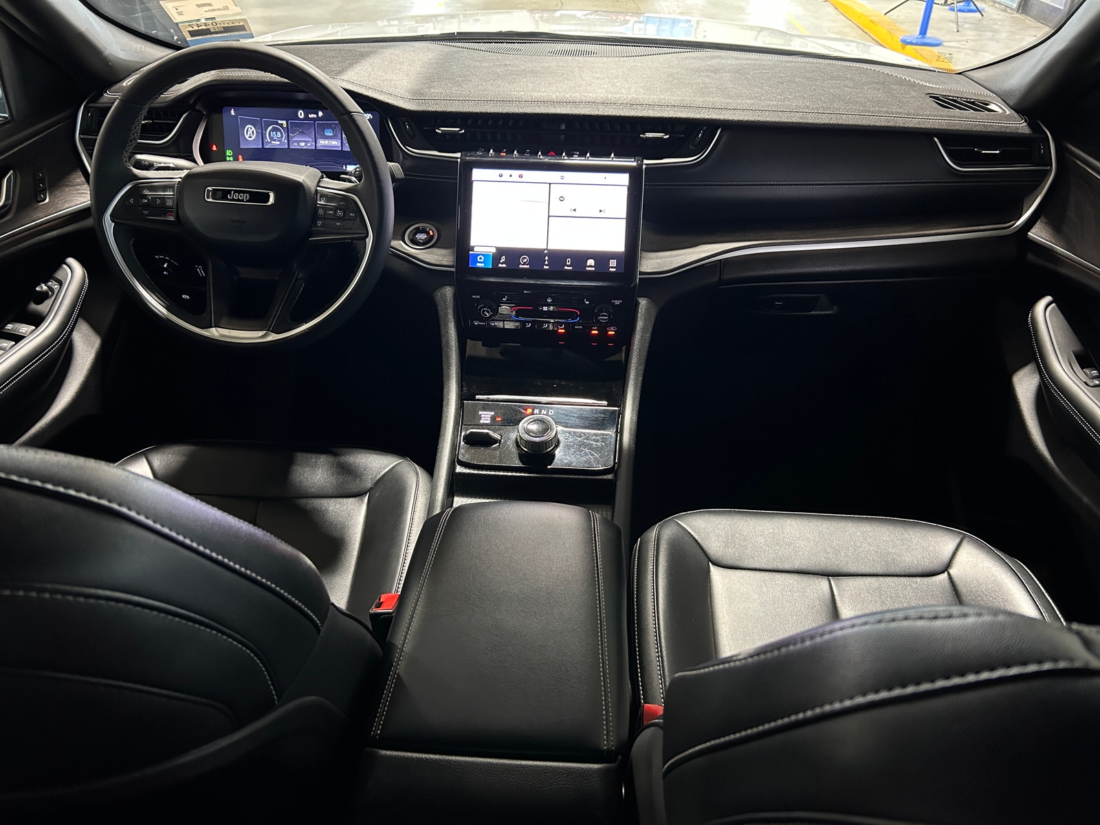 Thumbnail: 2024 Jeep Grand Cherokee L - 2