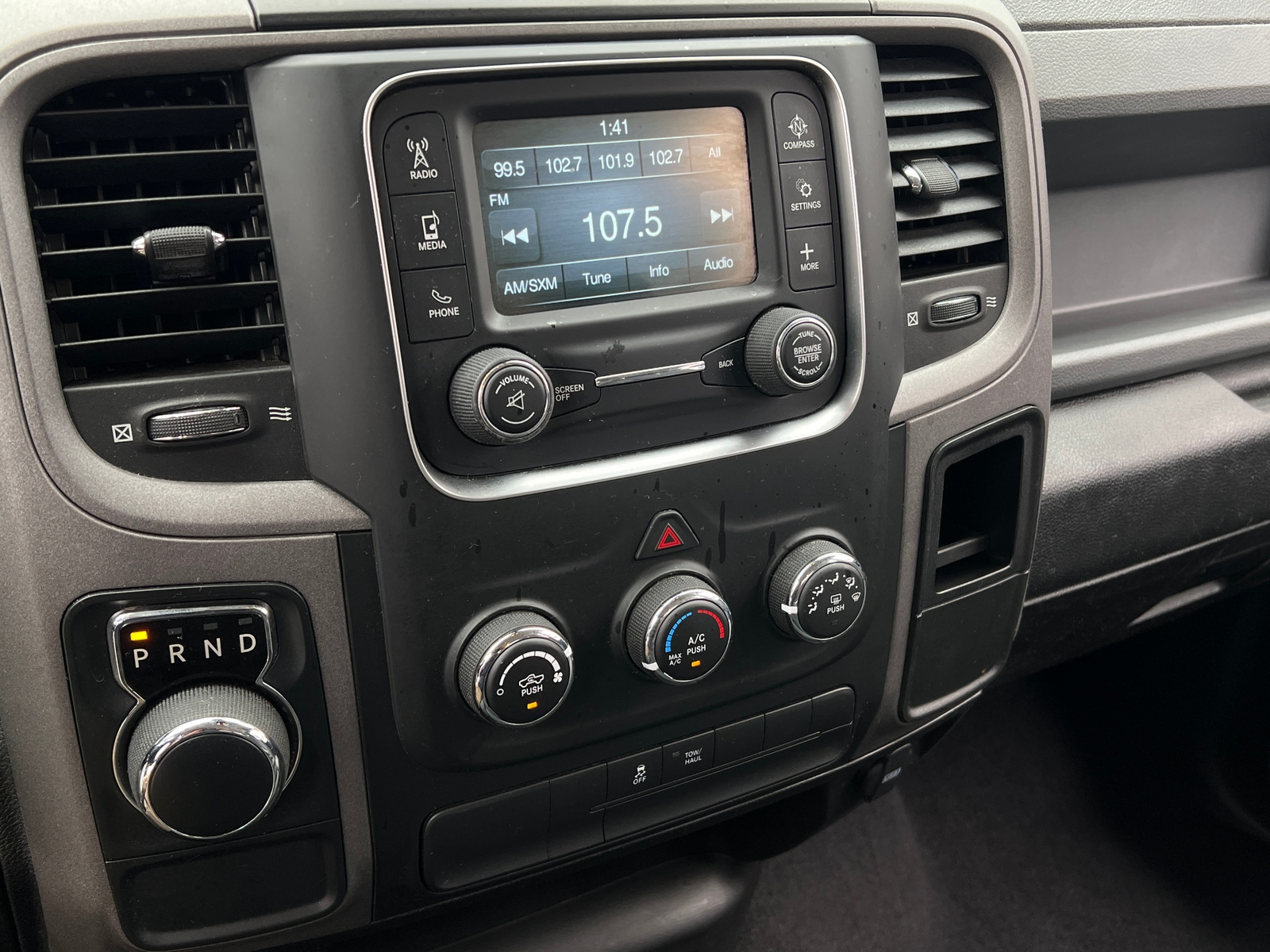 Thumbnail: 2020 RAM 1500 Classic - 4