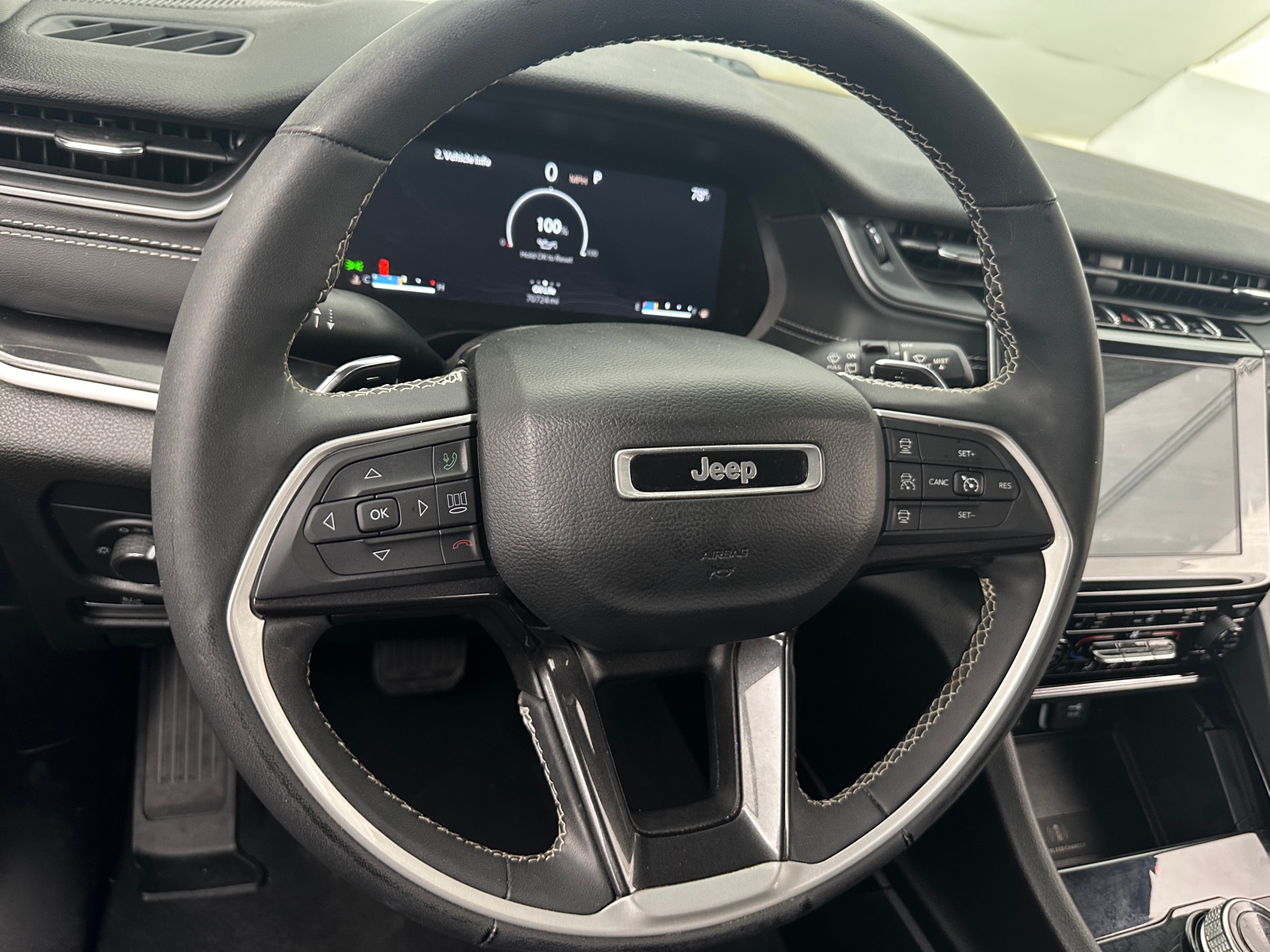 Thumbnail: 2023 Jeep Grand Cherokee L - 5