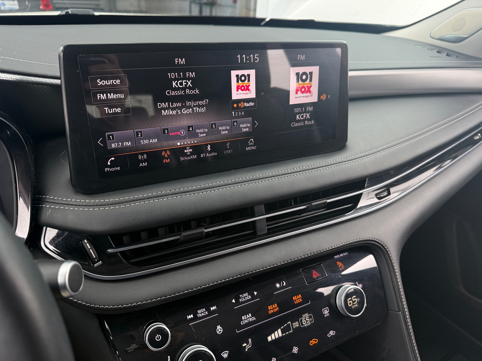 Thumbnail: 2023 INFINITI QX60 - 3