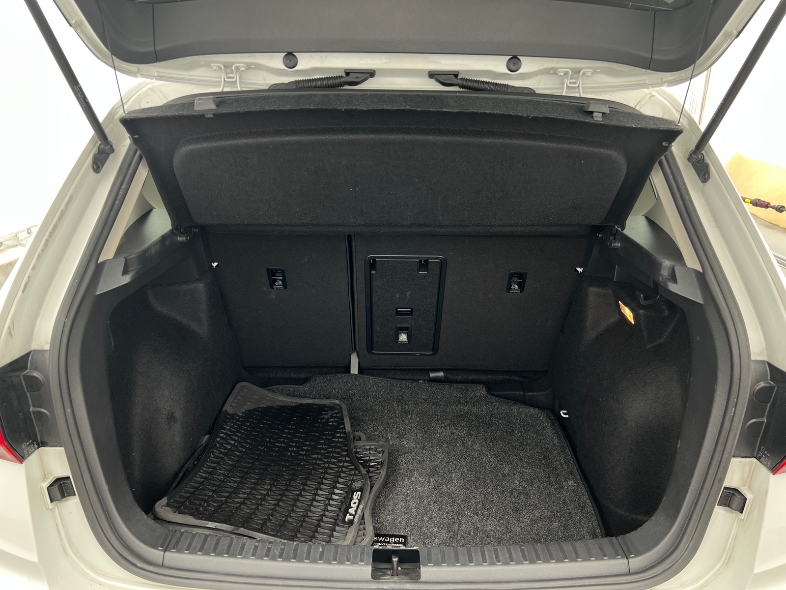 Thumbnail: 2022 Volkswagen Taos - 6