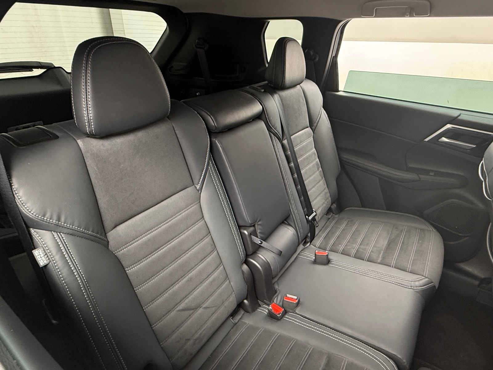 Thumbnail: 2023 Mitsubishi Outlander - 5