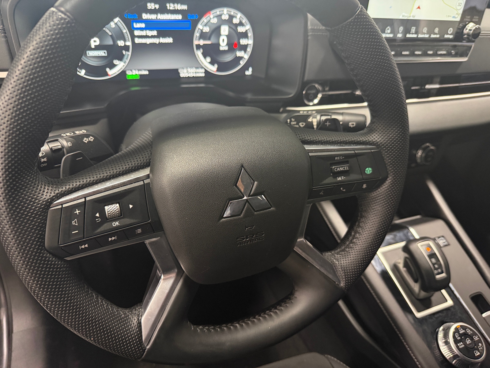 Thumbnail: 2023 Mitsubishi Outlander - 4