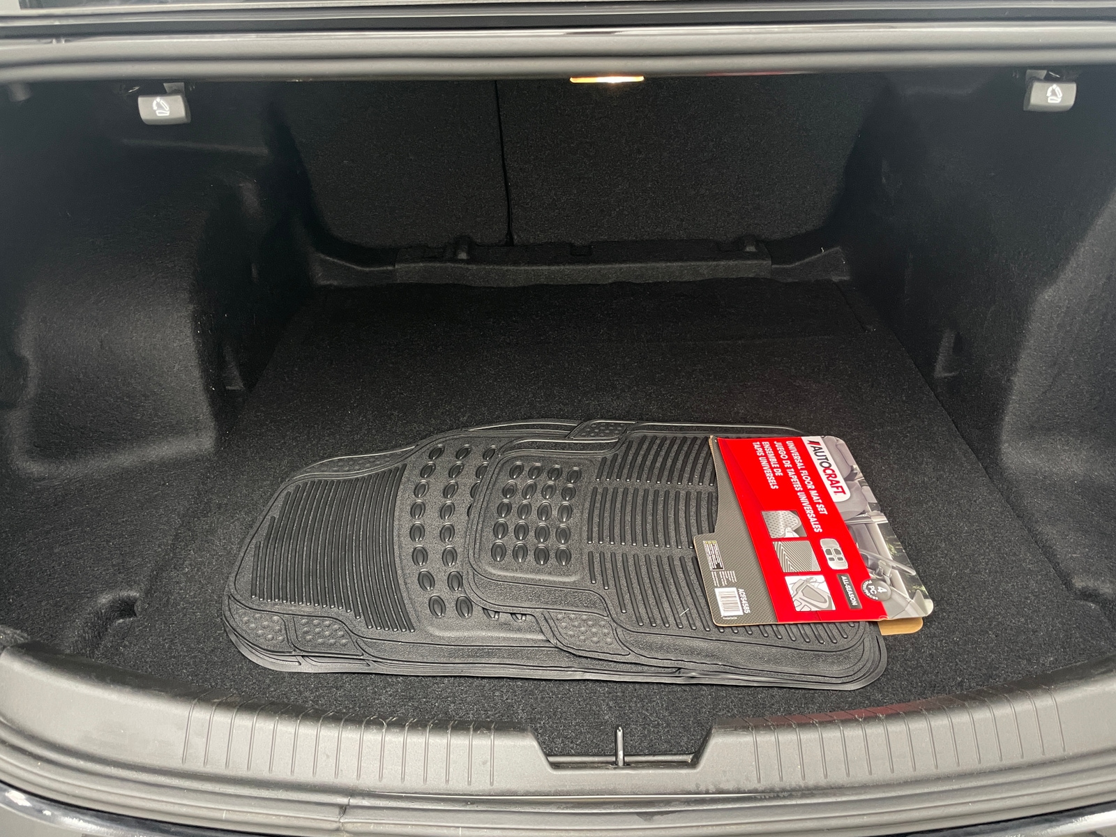 Thumbnail: 2024 Chevrolet Malibu - 7