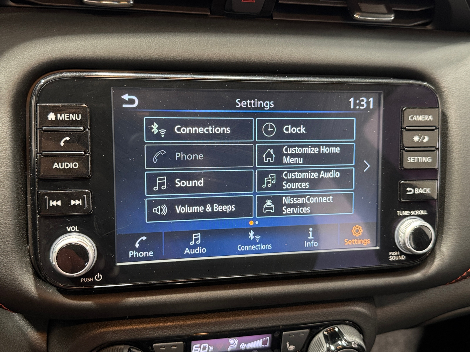 Thumbnail: 2024 Nissan Kicks - 3