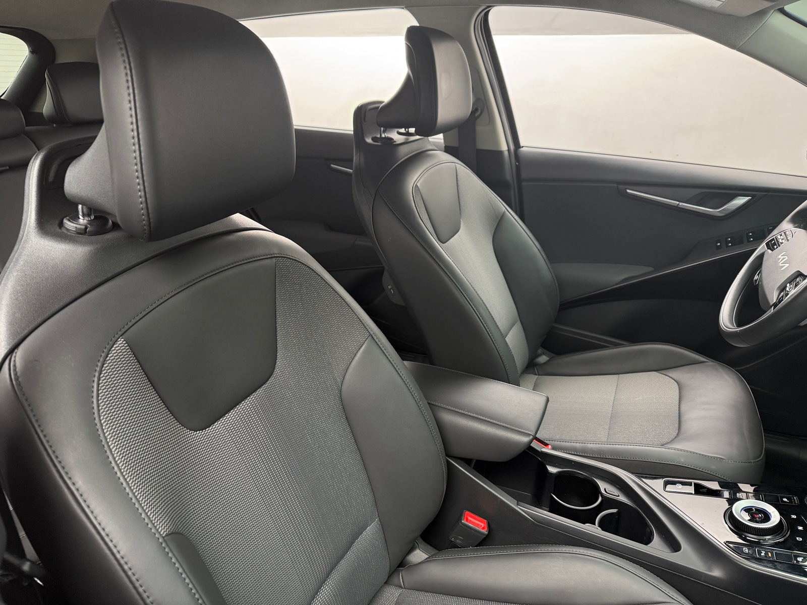 Thumbnail: 2023 Kia Niro - 2