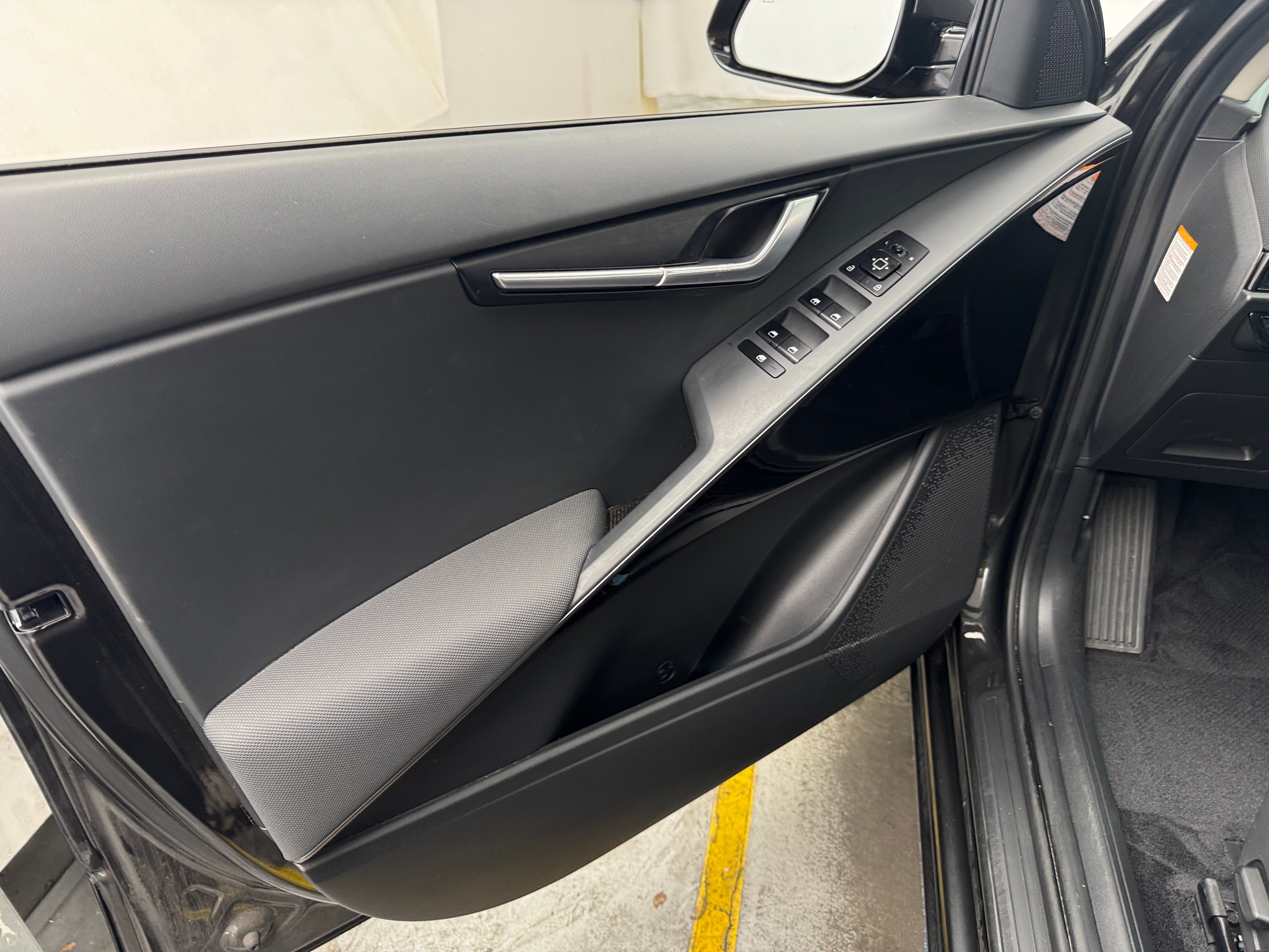 Used 2023 Kia Niro Wind with VIN KNDCR3L16P5015964 for sale in Oak Creek, WI