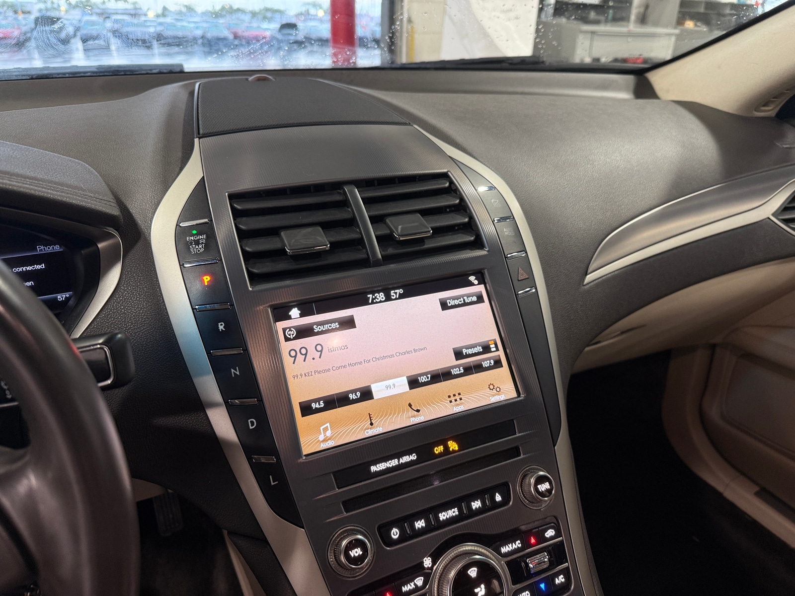 Thumbnail: 2017 Lincoln MKZ - 3