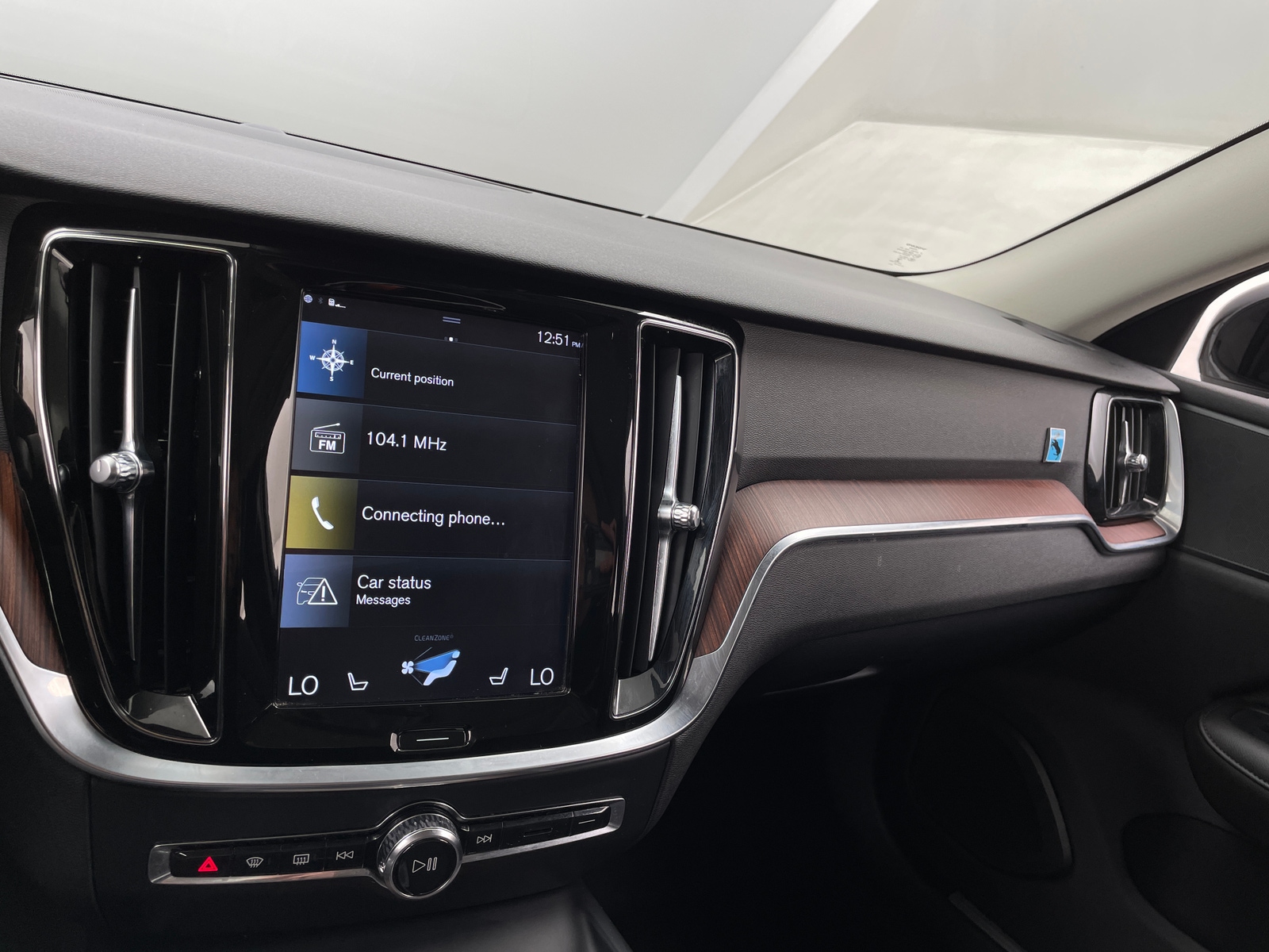 Thumbnail: 2022 Volvo S60 - 3