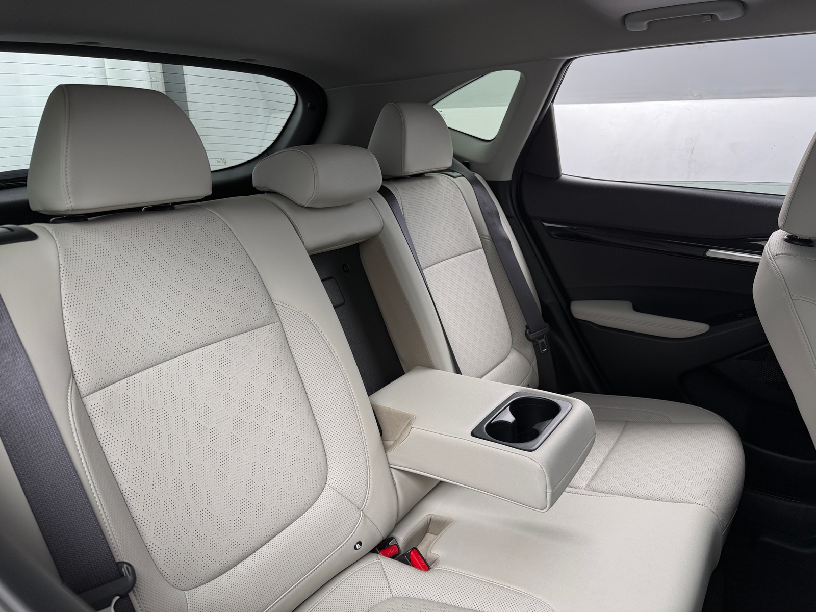 Thumbnail: 2023 Kia Seltos - 5