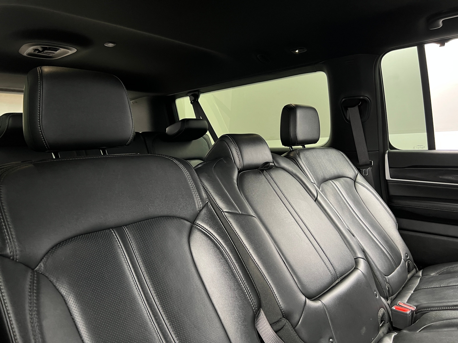 Thumbnail: 2023 Jeep Wagoneer - 5