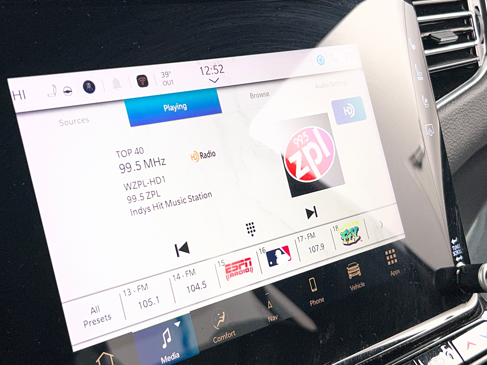 Thumbnail: 2023 Jeep Wagoneer - 3