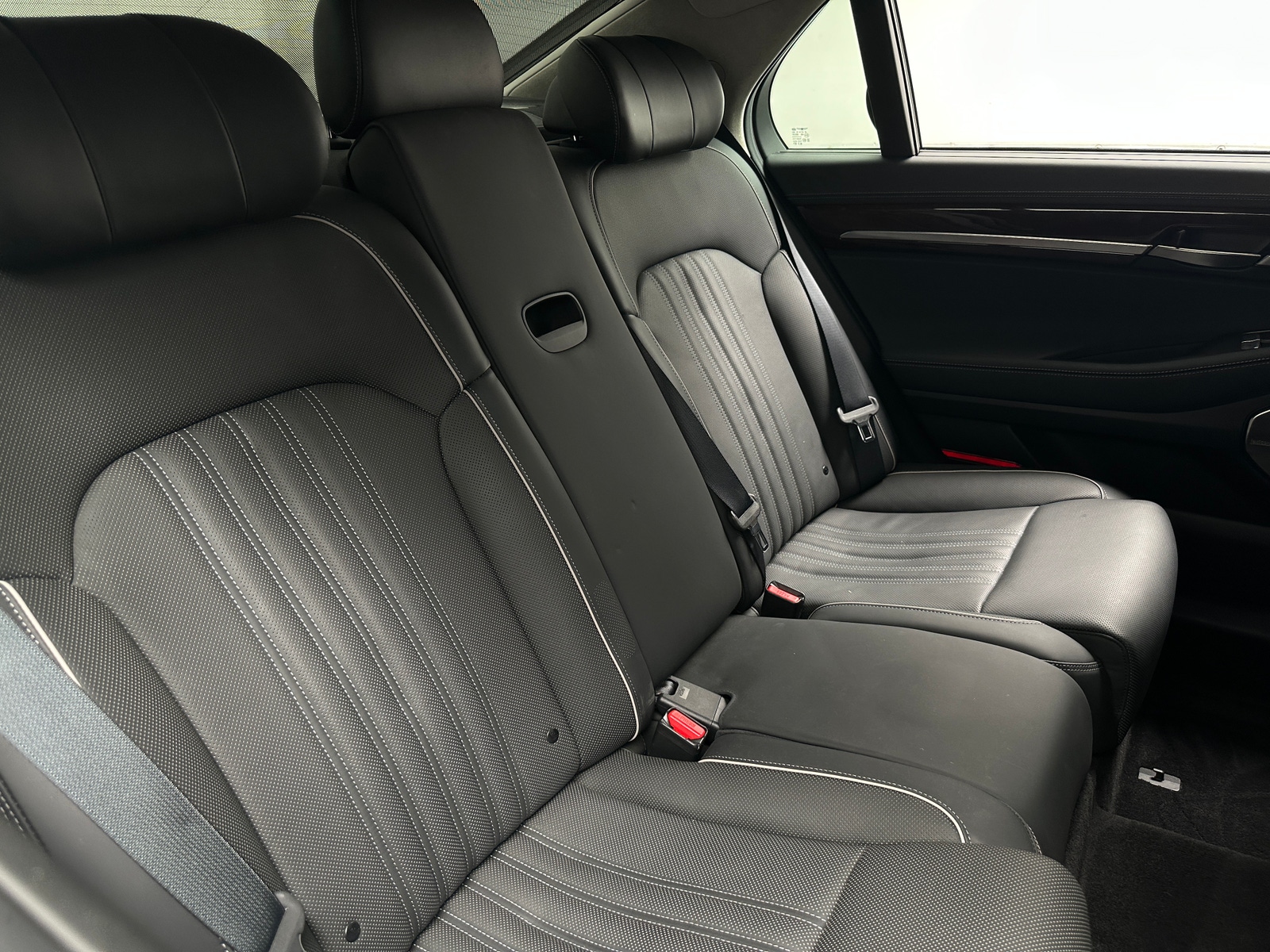 Thumbnail: 2019 Genesis G90 - 5