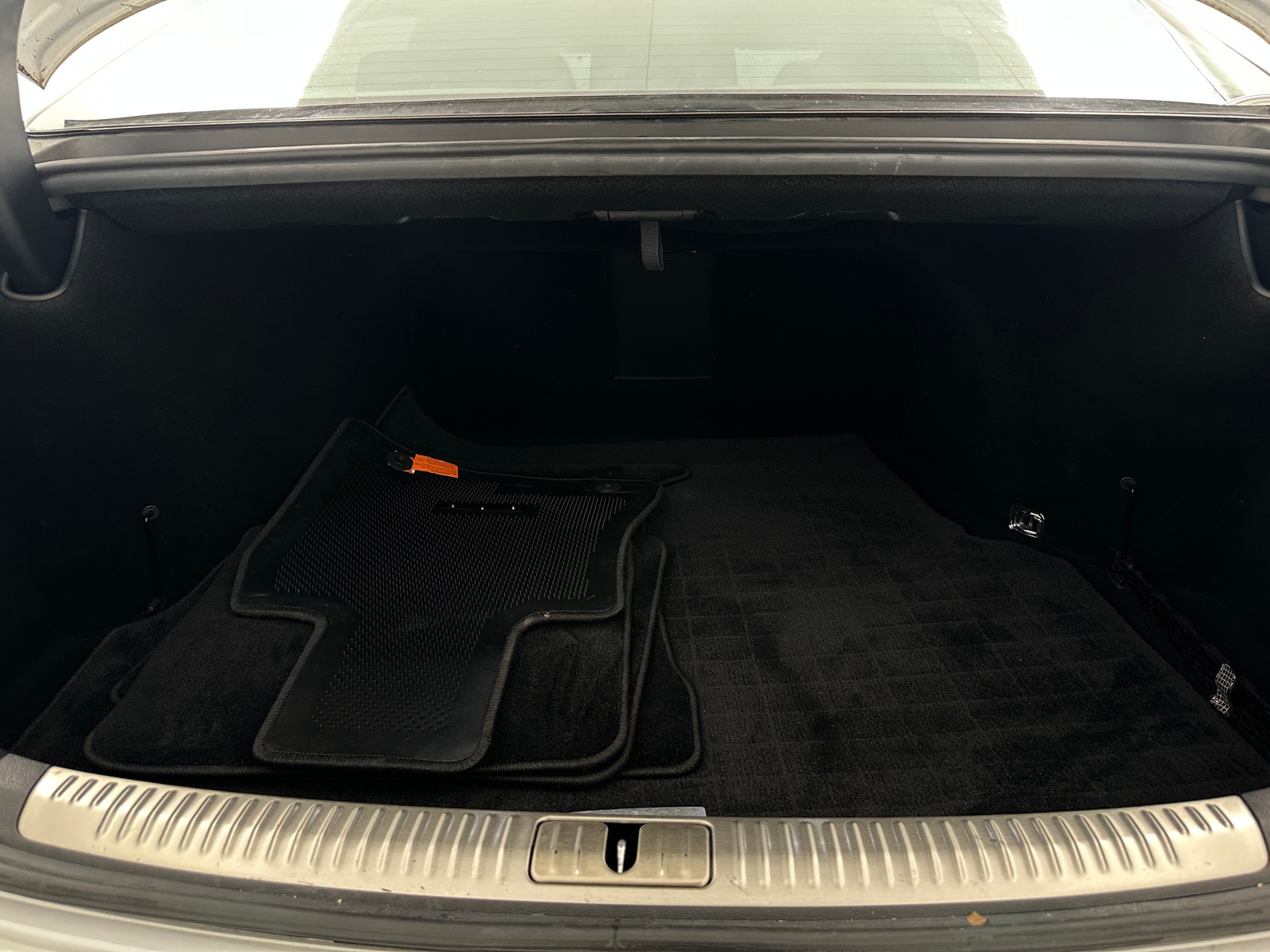 Thumbnail: 2019 Genesis G90 - 6