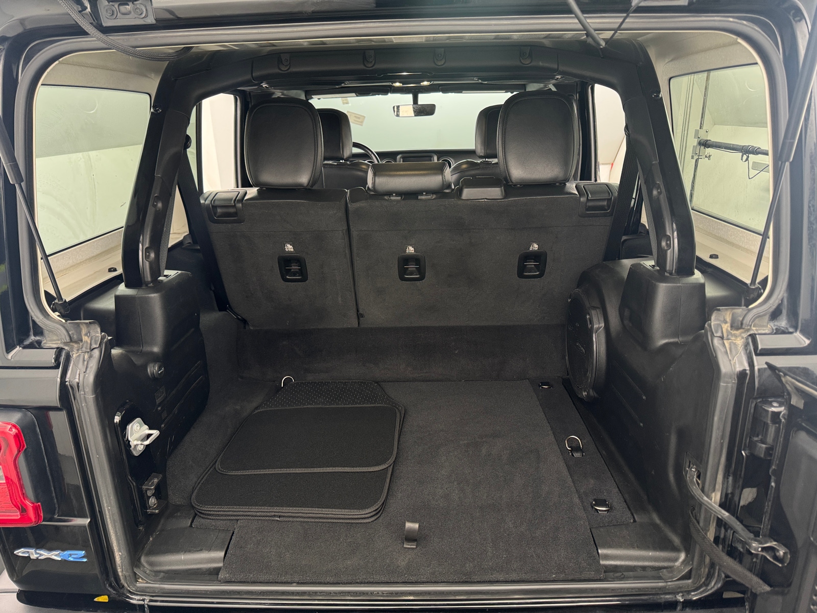 Thumbnail: 2022 Jeep Wrangler - 6