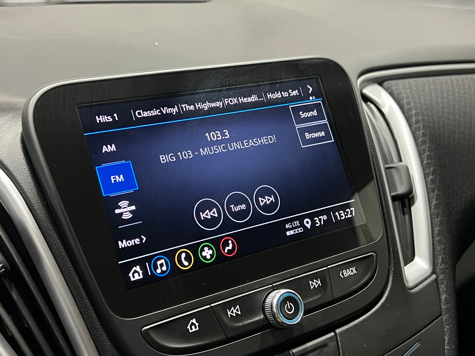 Thumbnail: 2024 Chevrolet Malibu - 4