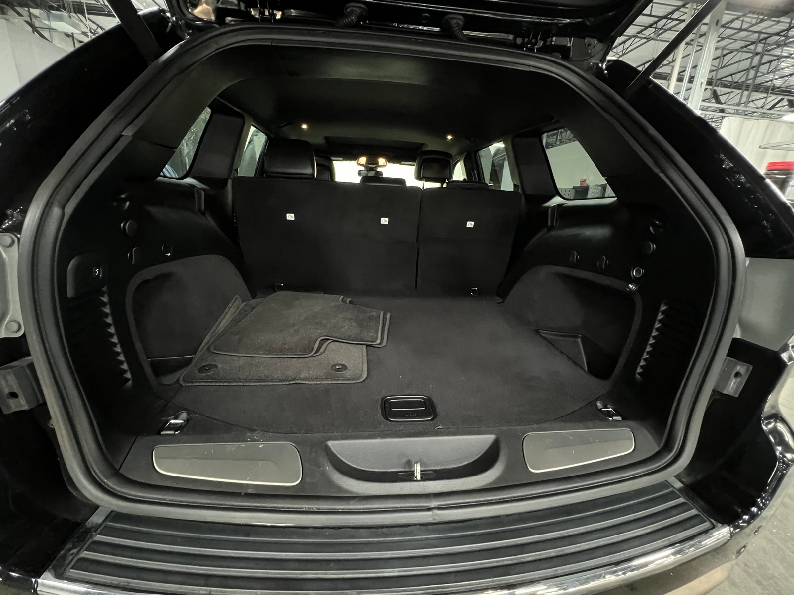 Thumbnail: 2019 Jeep Grand Cherokee - 6