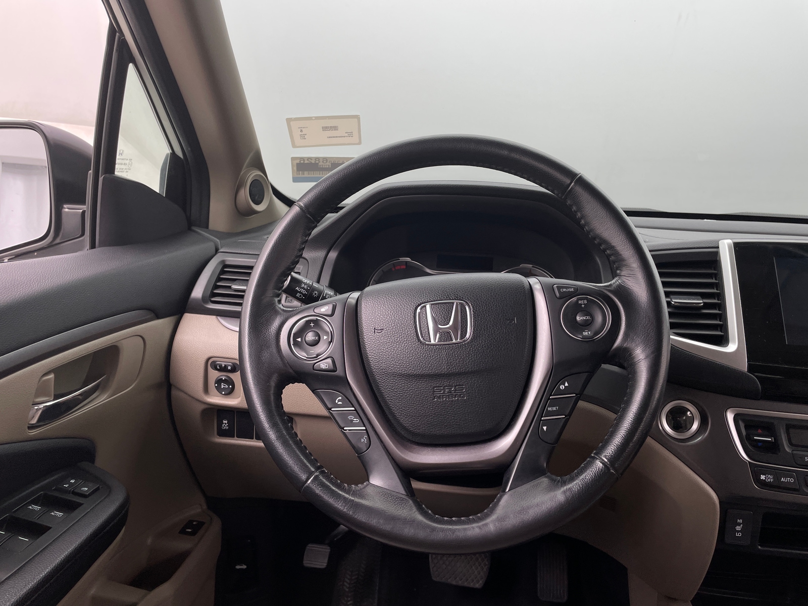 Thumbnail: 2017 Honda Pilot - 4