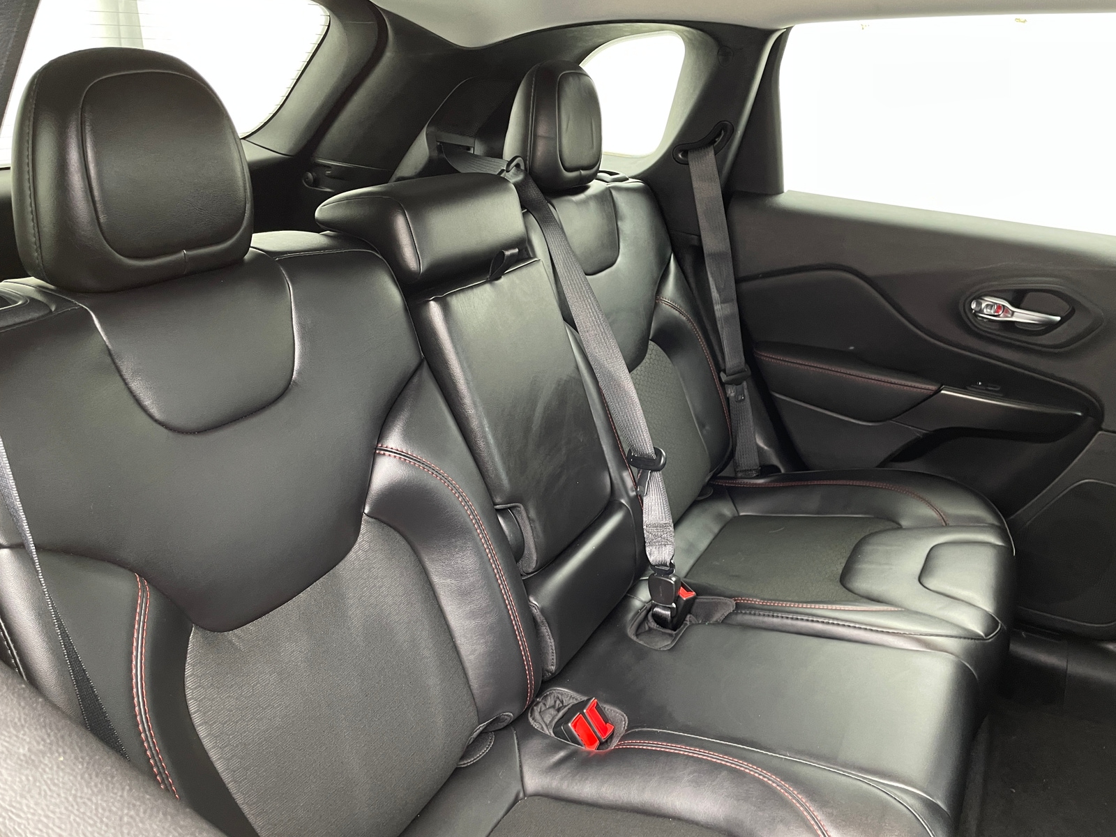 Thumbnail: 2021 Jeep Cherokee - 6