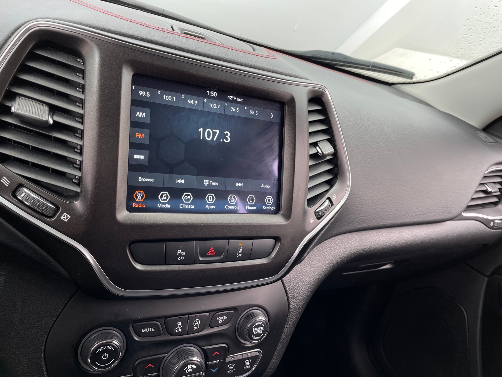 Thumbnail: 2021 Jeep Cherokee - 4