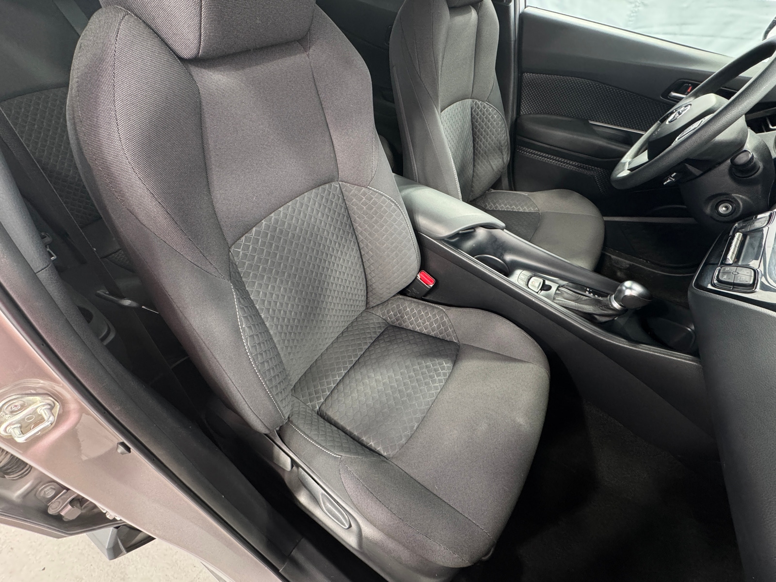 Thumbnail: 2020 Toyota C-HR - 2