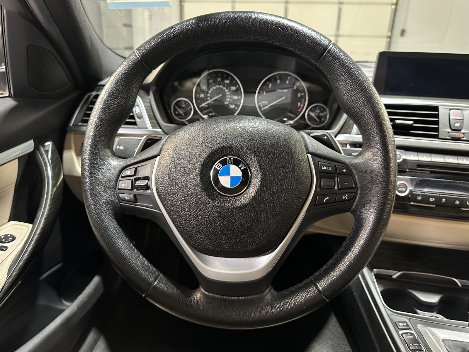 Thumbnail: 2018 BMW 3 Series - 4