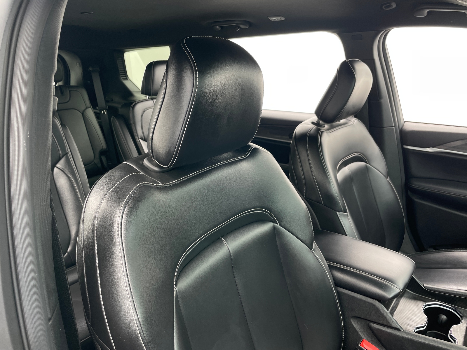 Thumbnail: 2024 Jeep Grand Cherokee L - 2