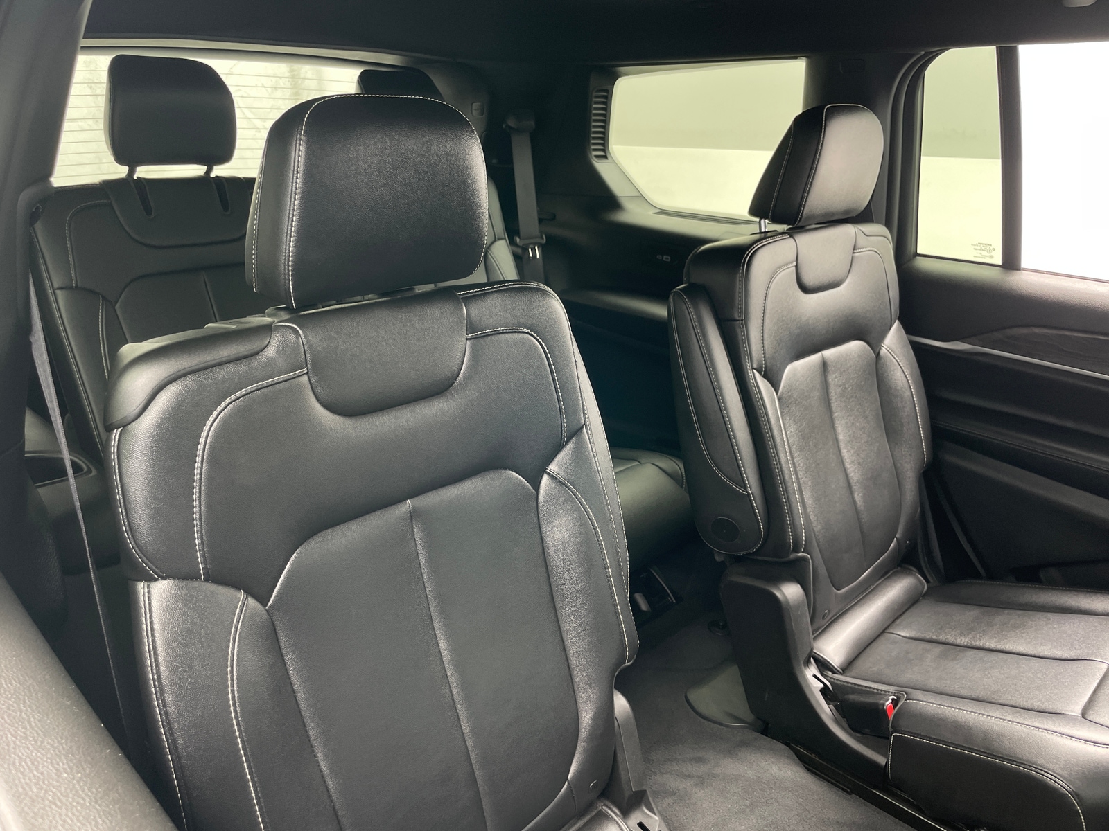 Thumbnail: 2024 Jeep Grand Cherokee L - 6