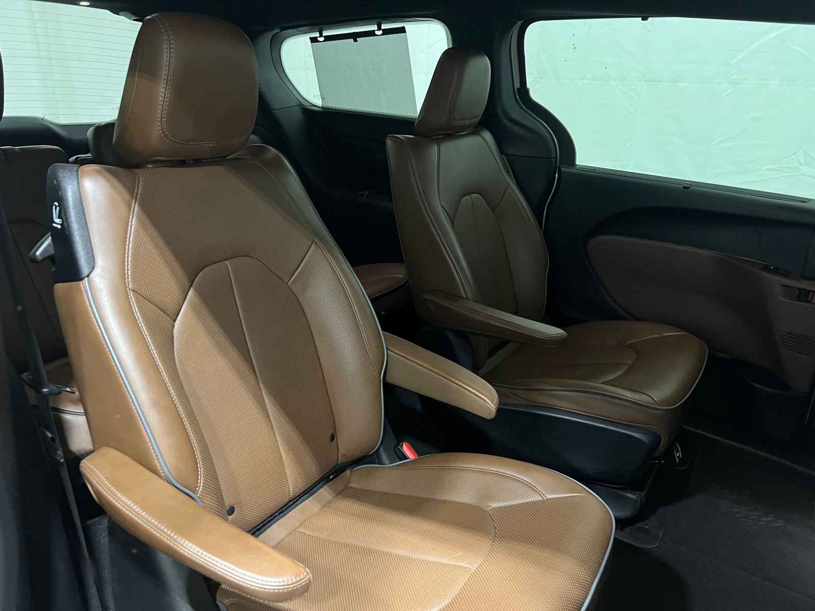 Thumbnail: 2021 Chrysler Pacifica - 5