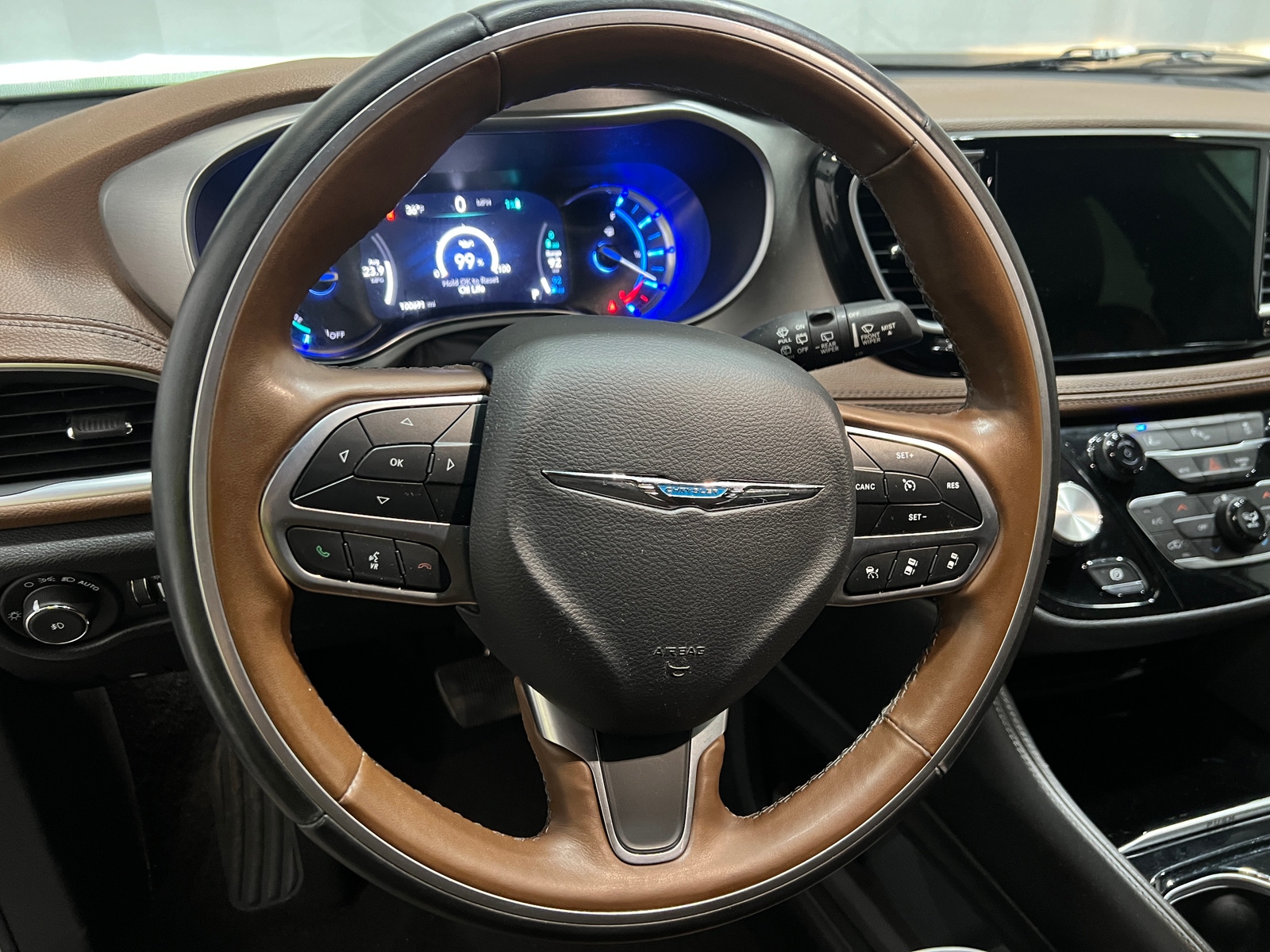 Thumbnail: 2021 Chrysler Pacifica - 4