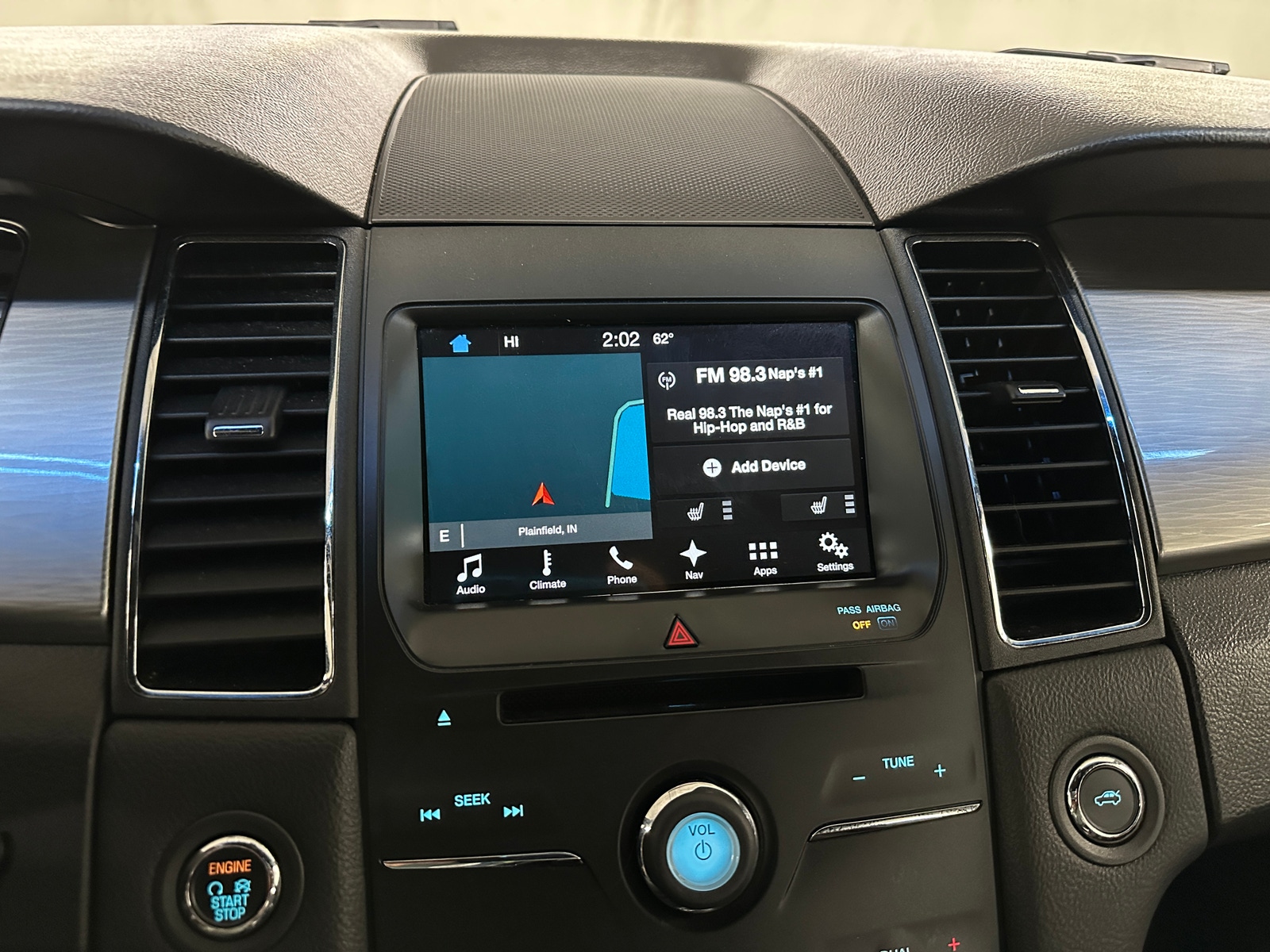 Thumbnail: 2016 Ford Taurus - 3