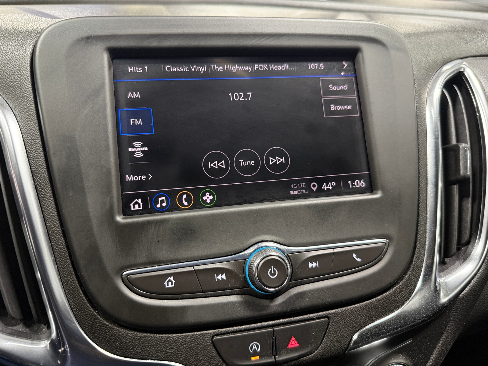 Thumbnail: 2023 Chevrolet Equinox - 4