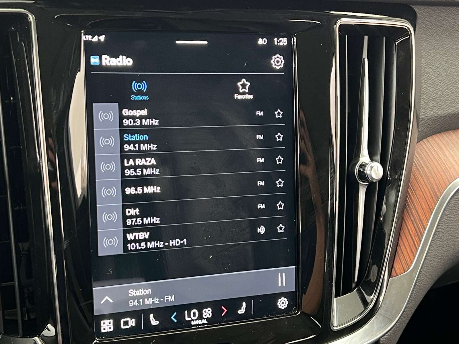 Thumbnail: 2025 Volvo V60 - 3