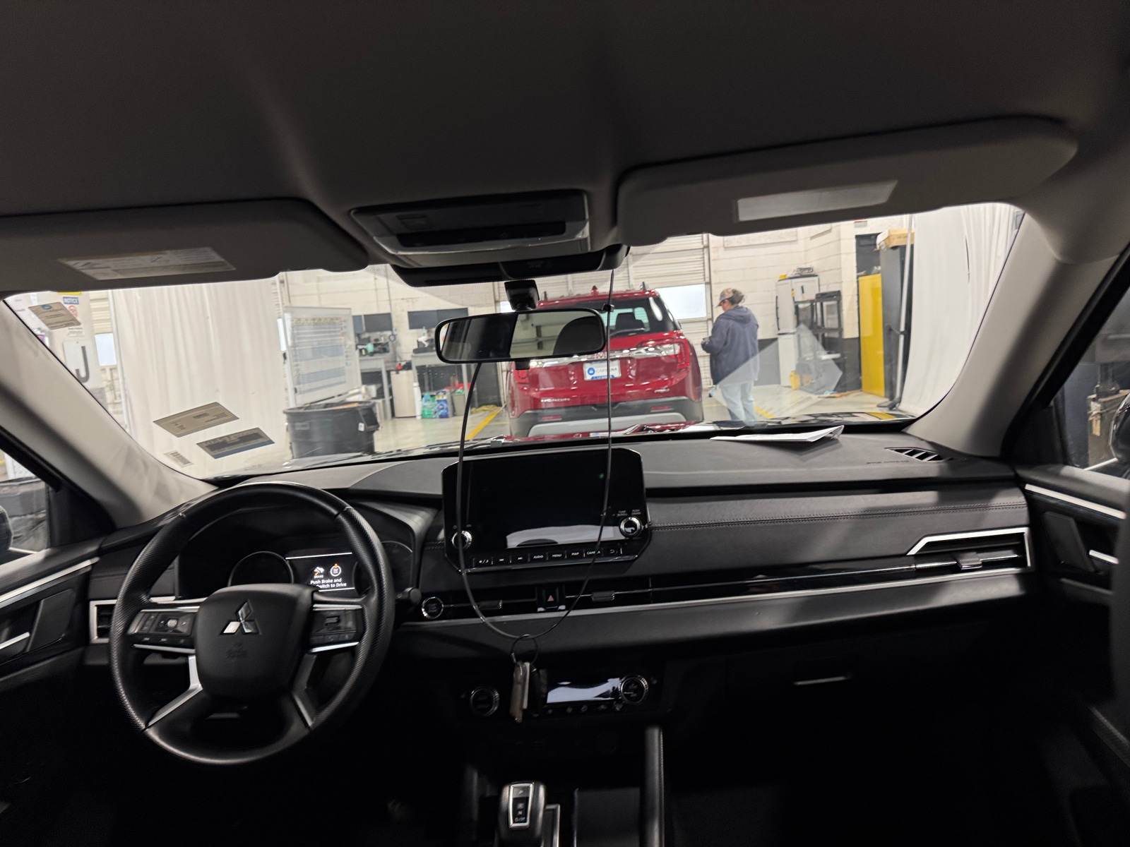 Thumbnail: 2024 Mitsubishi Outlander - 3