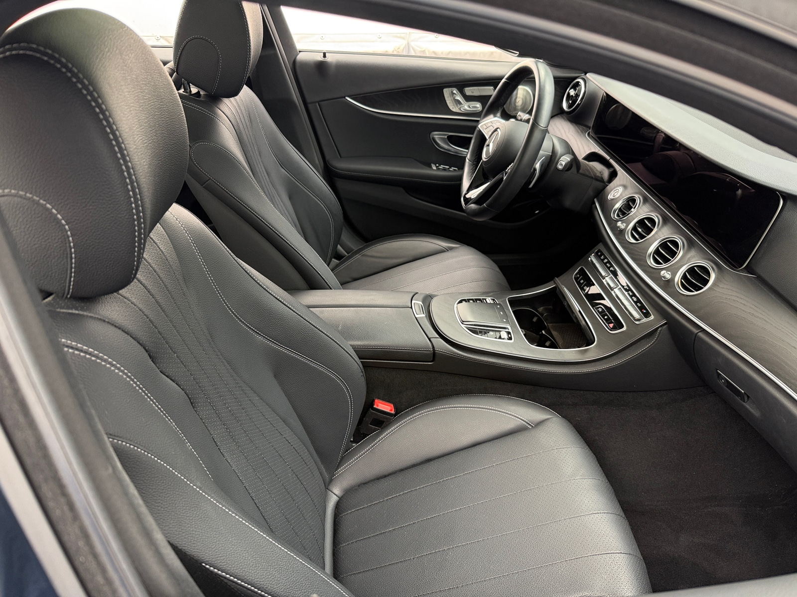 Thumbnail: 2022 Mercedes-Benz E-Class - 2