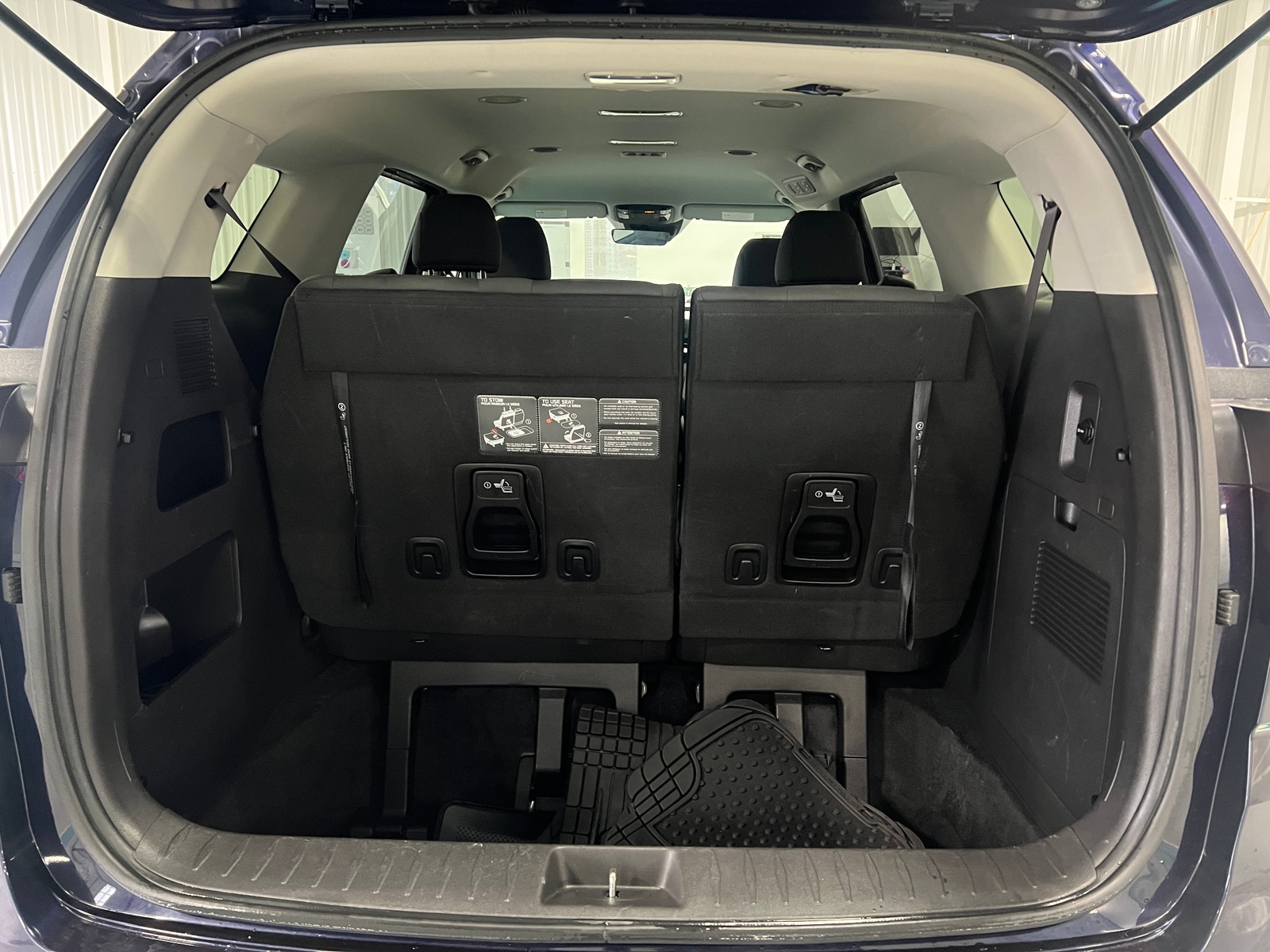 Thumbnail: 2022 Kia Carnival - 7