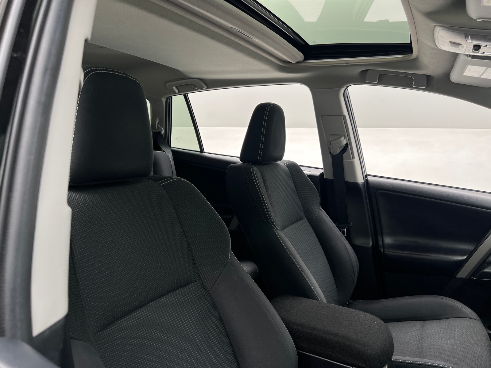 Thumbnail: 2018 Toyota RAV4 - 2