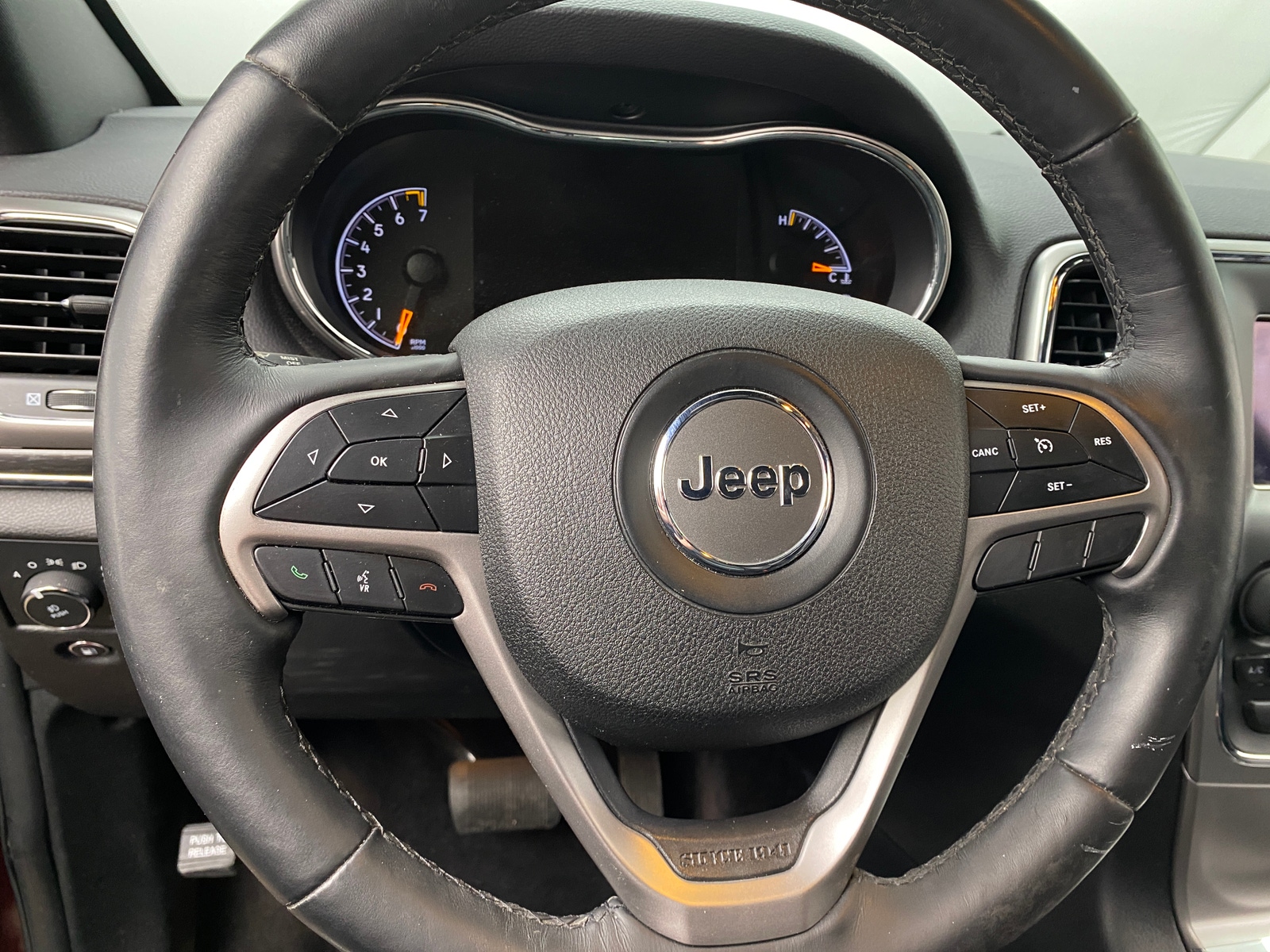 Thumbnail: 2018 Jeep Grand Cherokee - 4