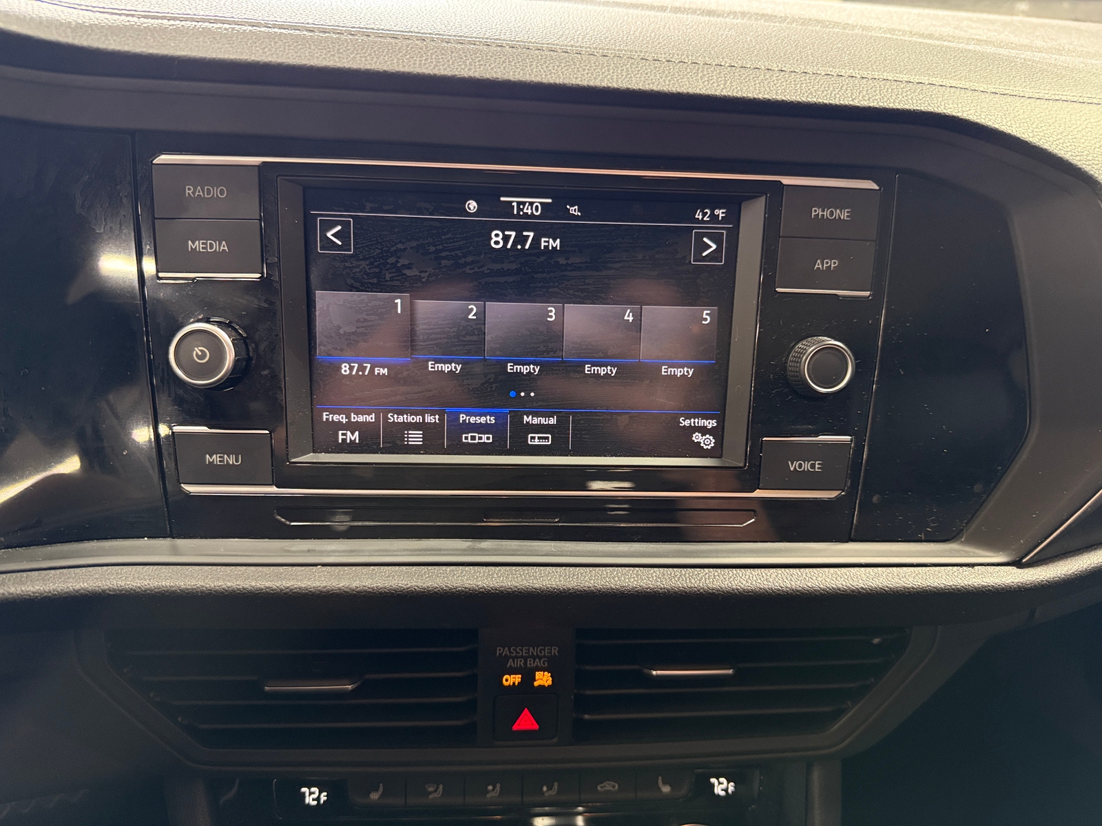 Thumbnail: 2023 Volkswagen Jetta - 3