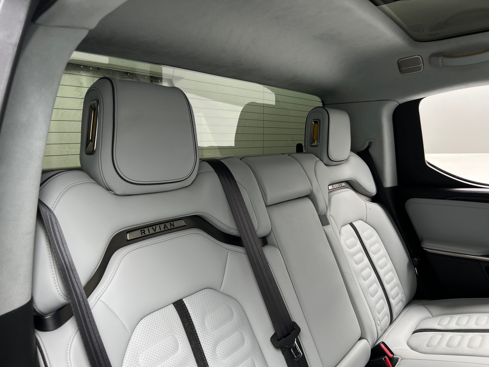 Thumbnail: 2023 Rivian R1T - 5