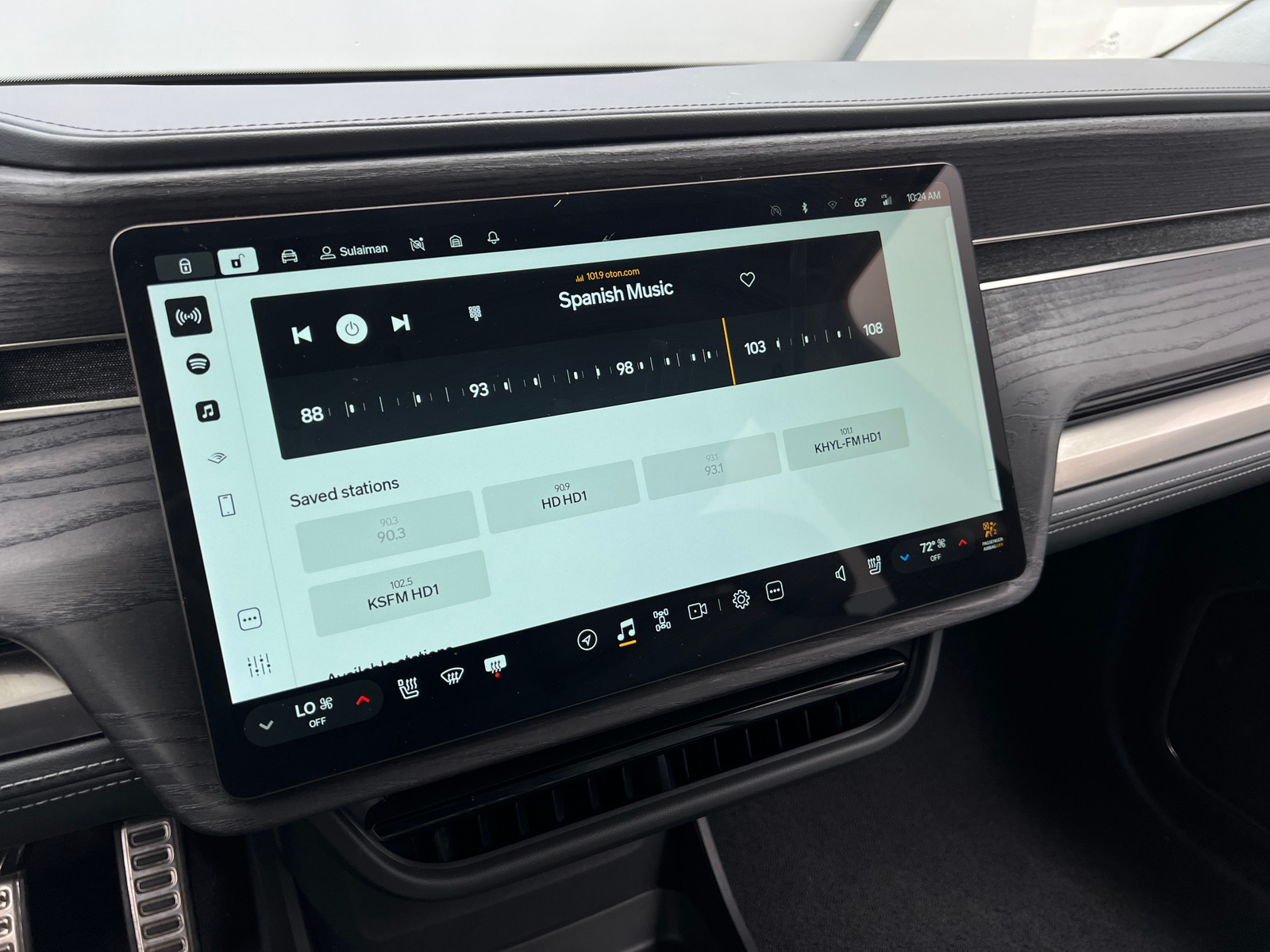 Thumbnail: 2023 Rivian R1T - 3