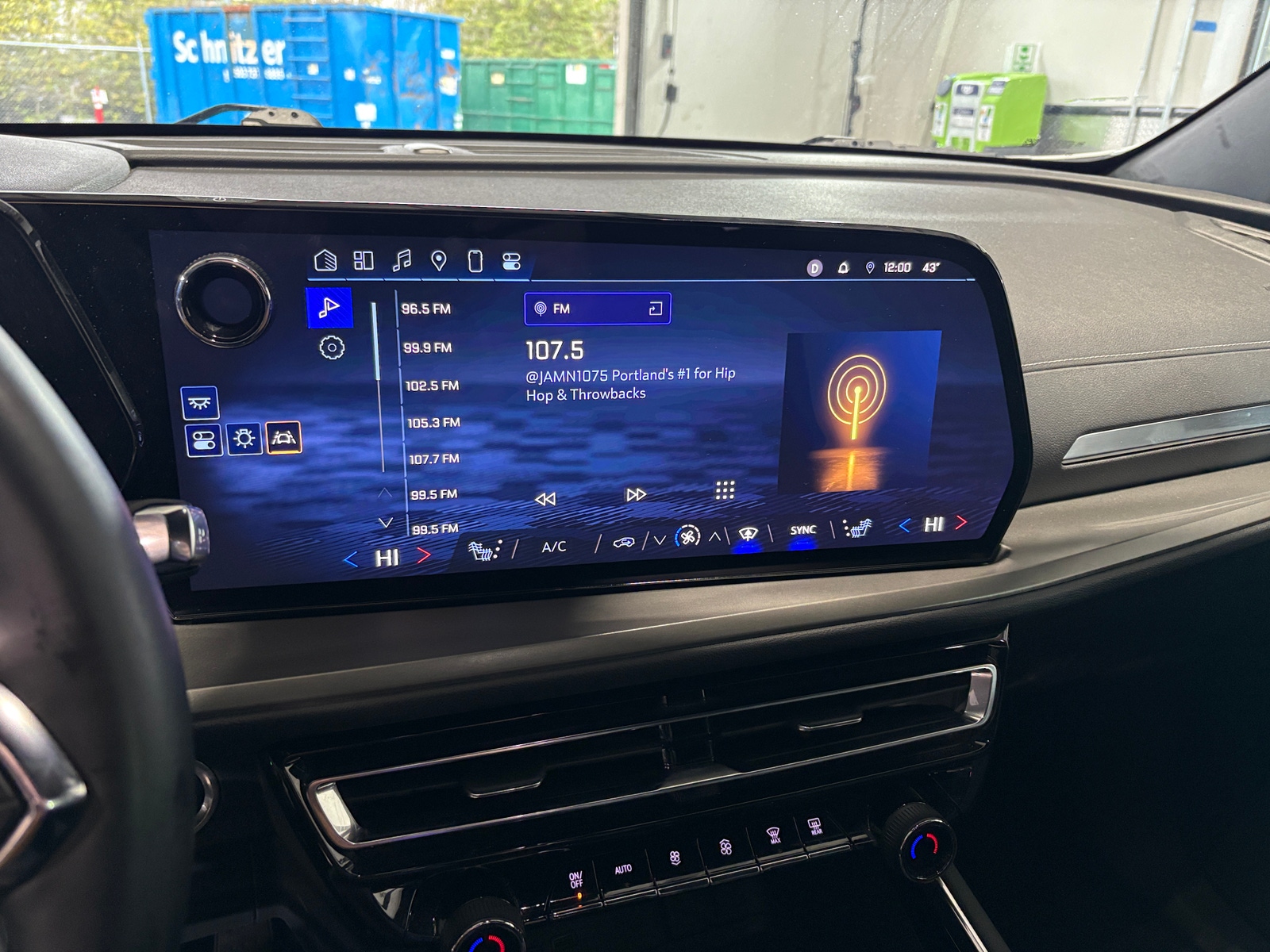 Thumbnail: 2024 Chevrolet Traverse - 4