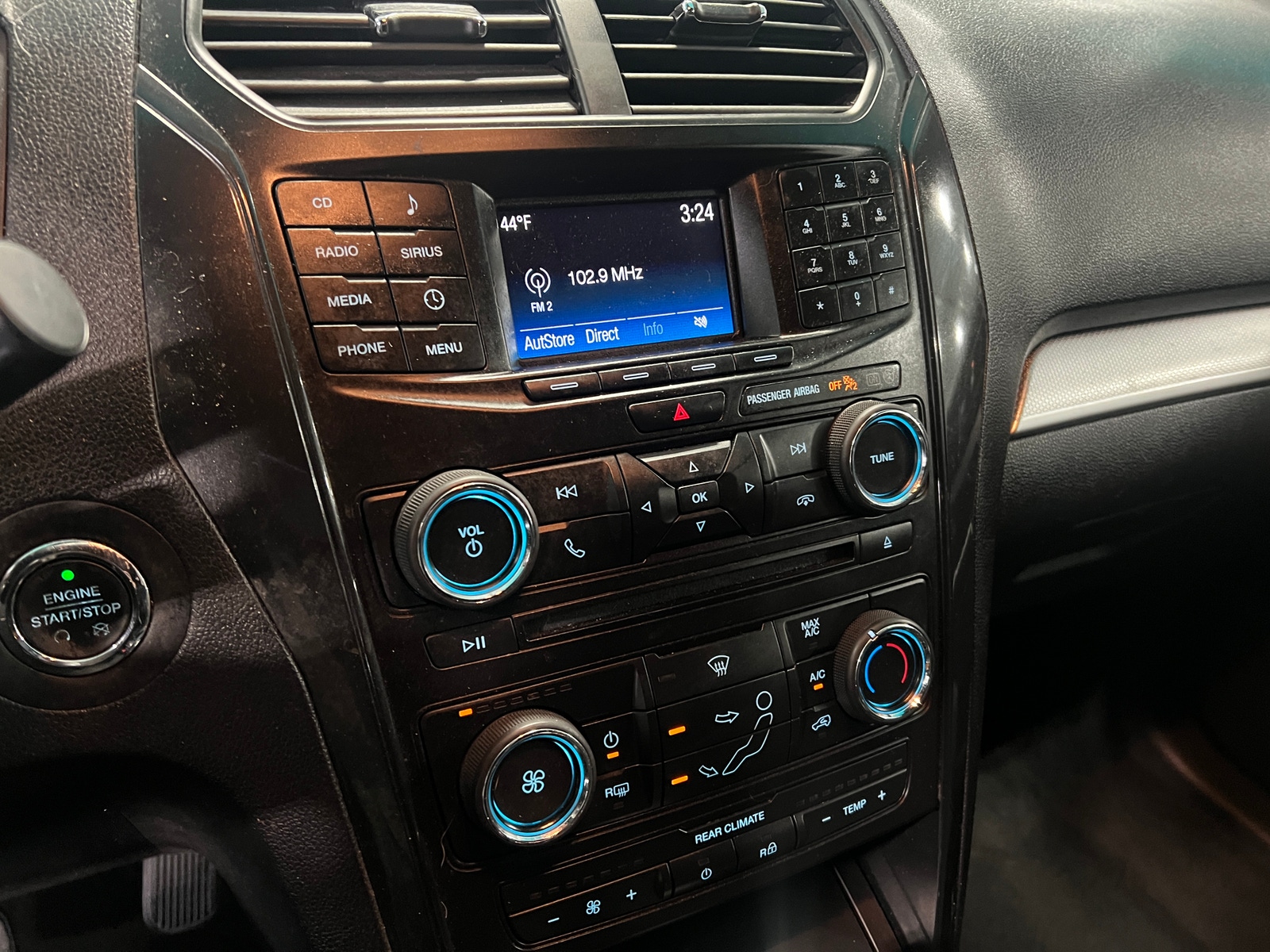 Thumbnail: 2016 Ford Explorer - 4